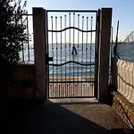 Konukevi Casa Sulla Laguna 4*
