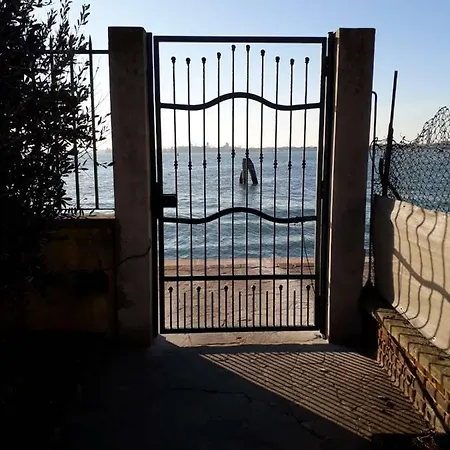Konukevi Casa Sulla Laguna 4*