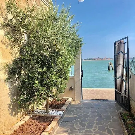 Casa Sulla Laguna Konukevi 4*