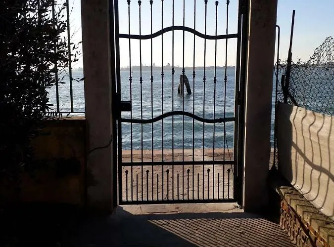 Affittacamere Casa Sulla Laguna 4*